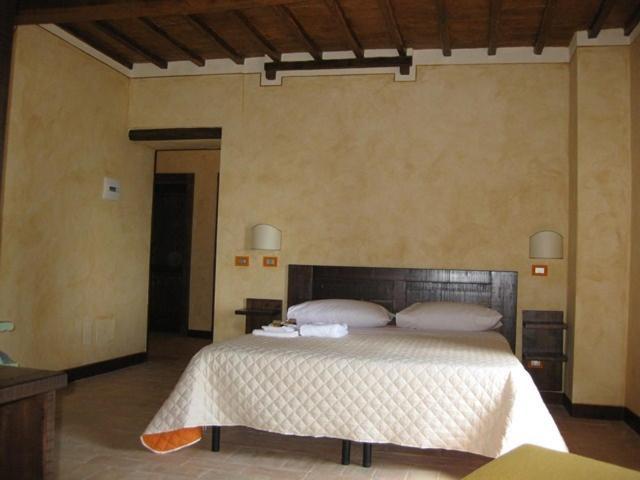 Il Casale Di Mario Villa Montecchio  Luaran gambar